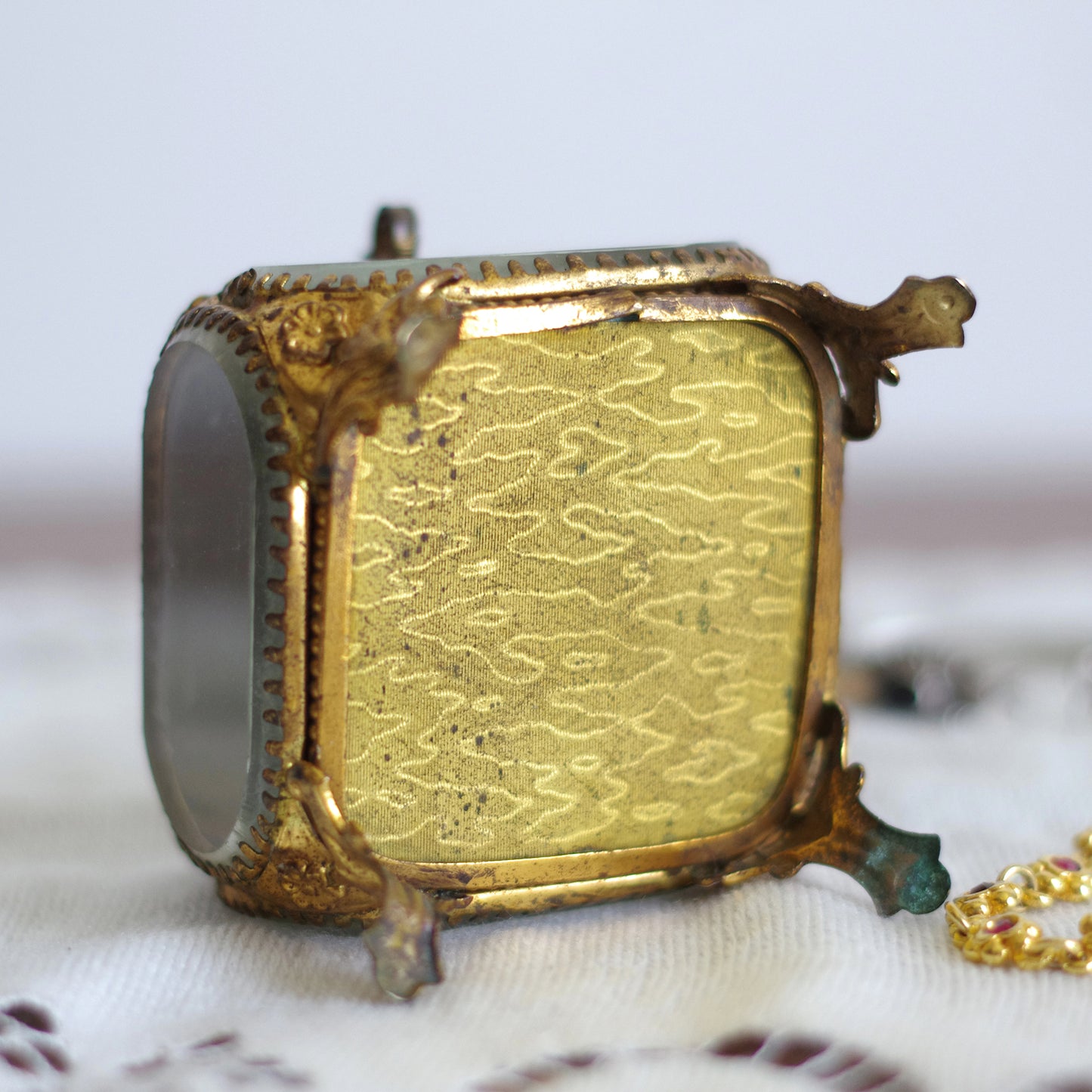 Boîte à bijoux. Souvenir de l'Exposition Universelle de Paris 1900. Tour Eiffel