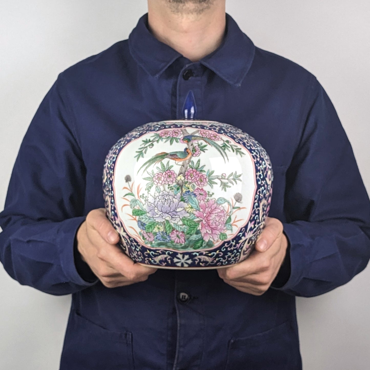 Chinese ginger jar. Polychrome porcelain