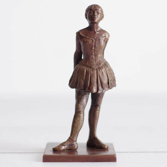 Figurine en bronze. La Petite Danseuse. Edgar Degas