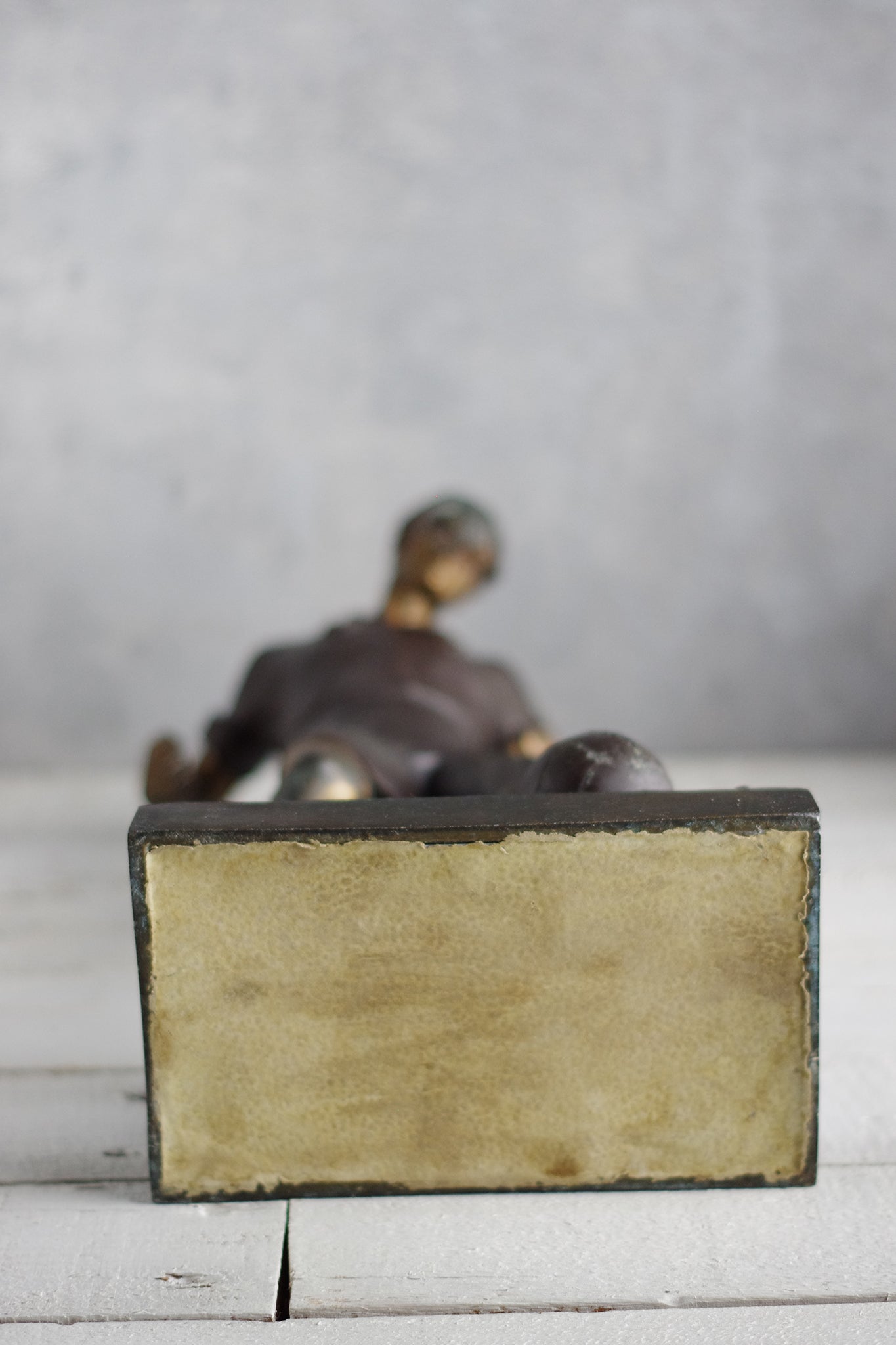 Statuette de footballeur. Signée Lemoyne