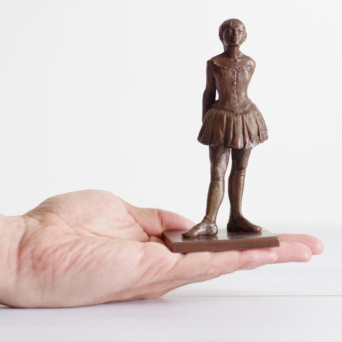 Figurine en bronze. La Petite Danseuse. Edgar Degas