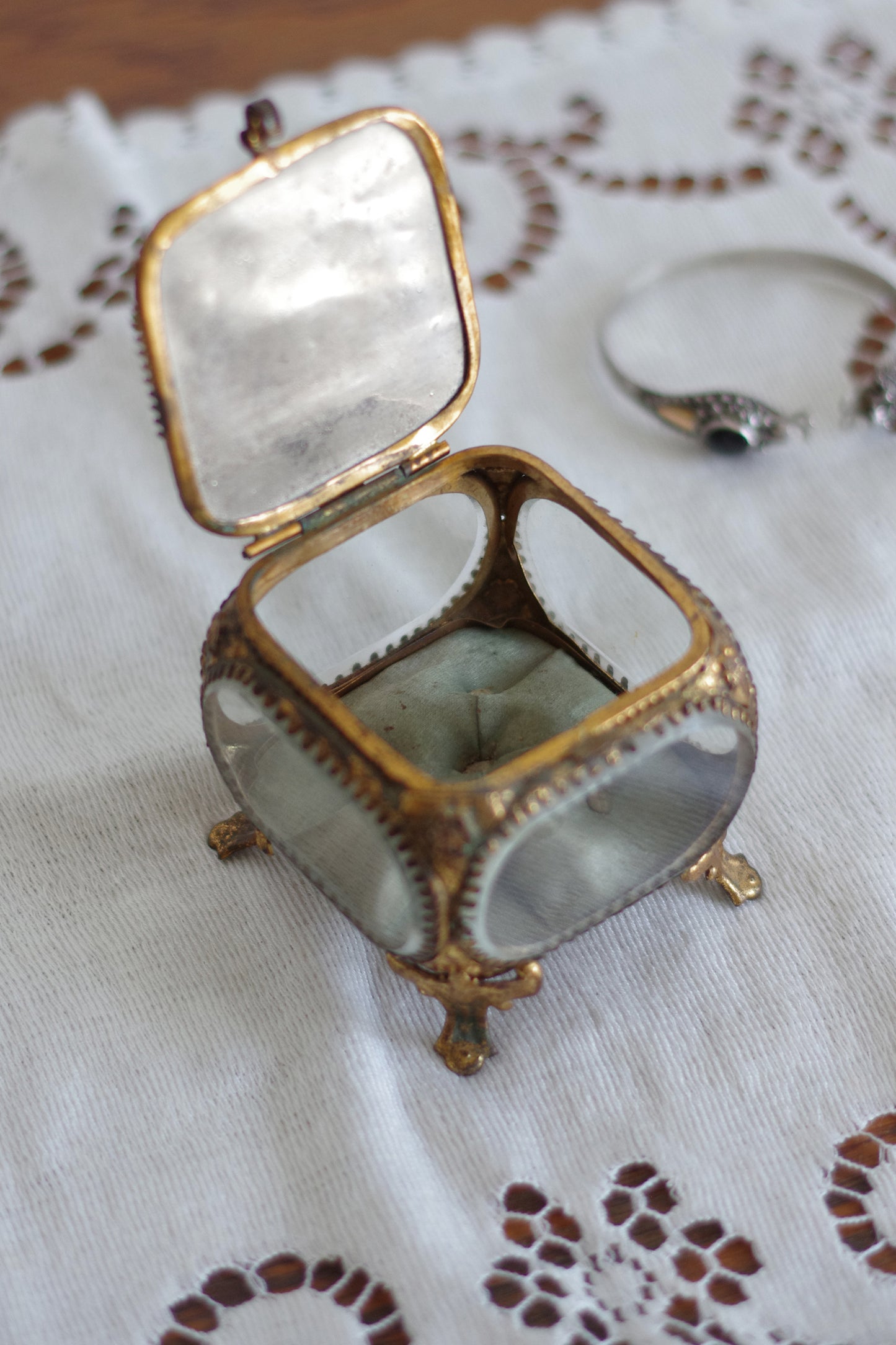 Boîte à bijoux. Souvenir de l'Exposition Universelle de Paris 1900. Tour Eiffel