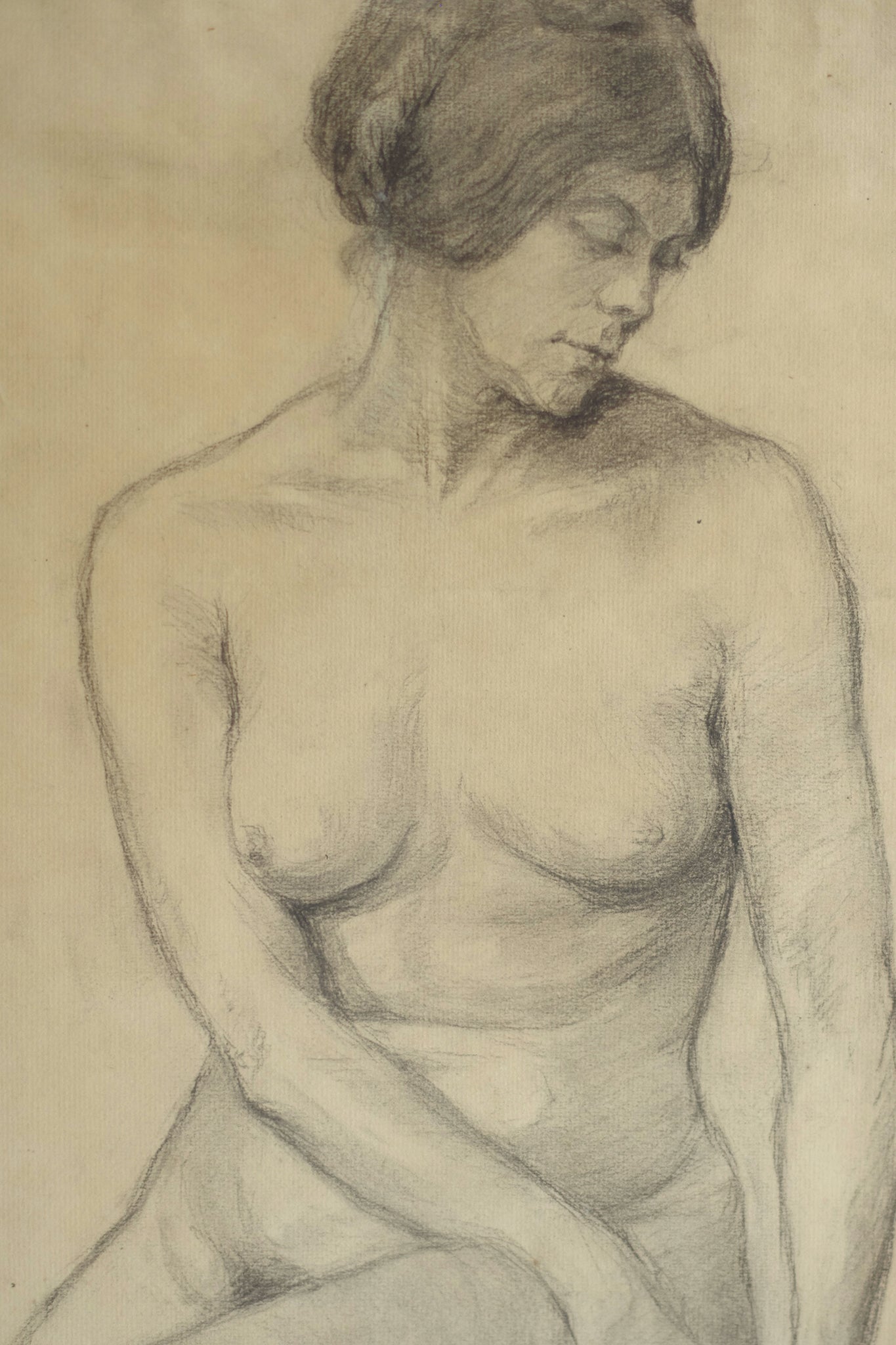 Étude de nu féminin dessin au fusain