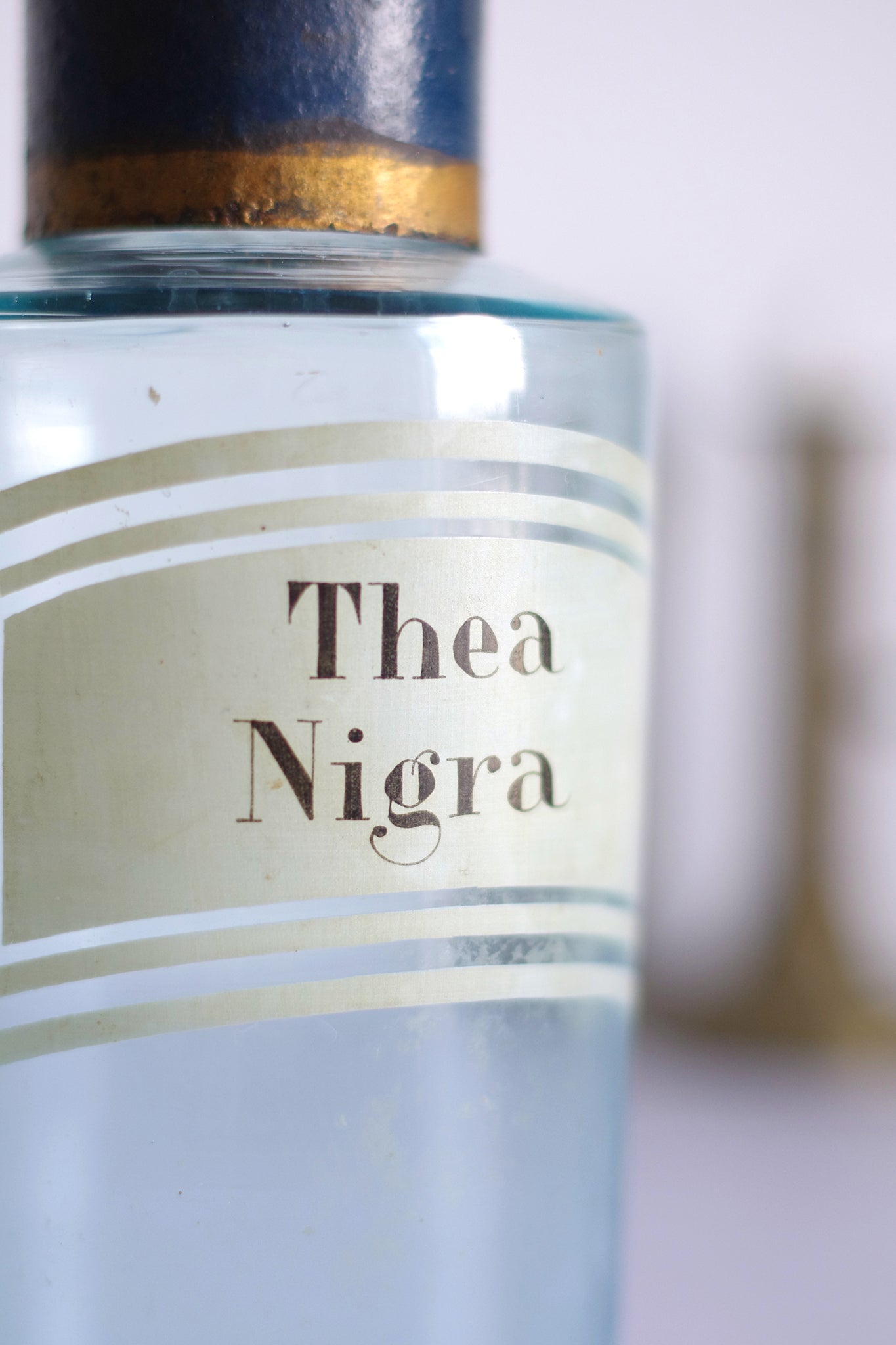 3 bouteilles d'apothicaire bleues . 19e siècle